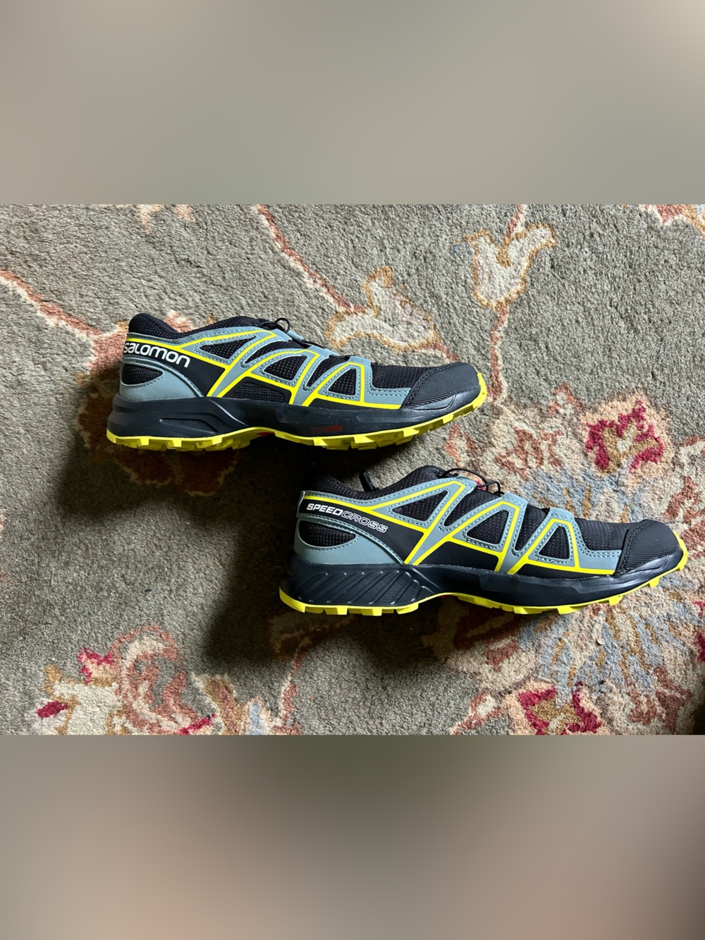 Salomon Youth Trail Running Shoes in Black and Yellow Y6 or W7/7.5